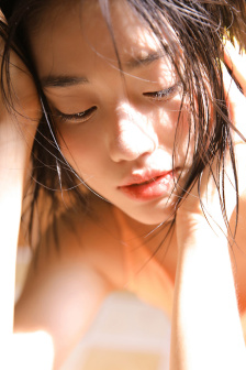 女人自己扒开荫道口视频